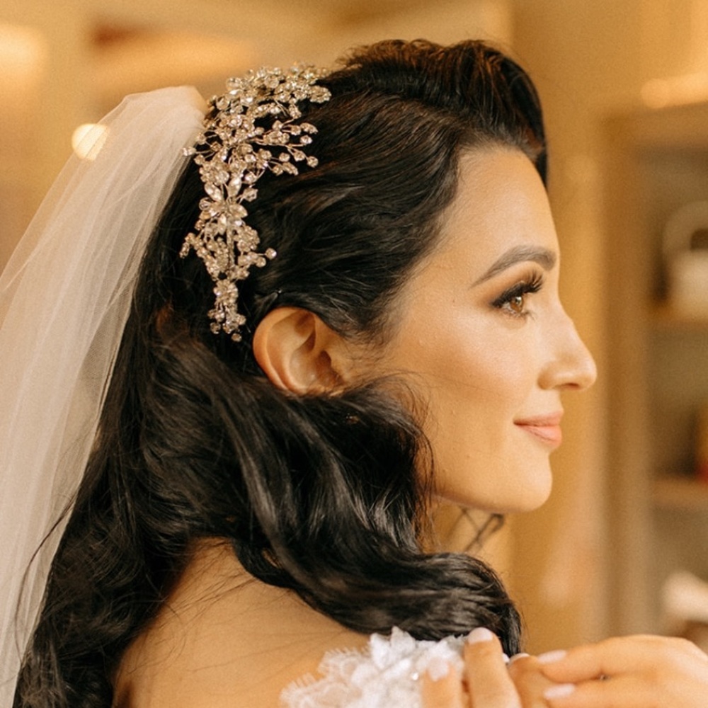 Christie Lauren “Frankie” bride headpiece.